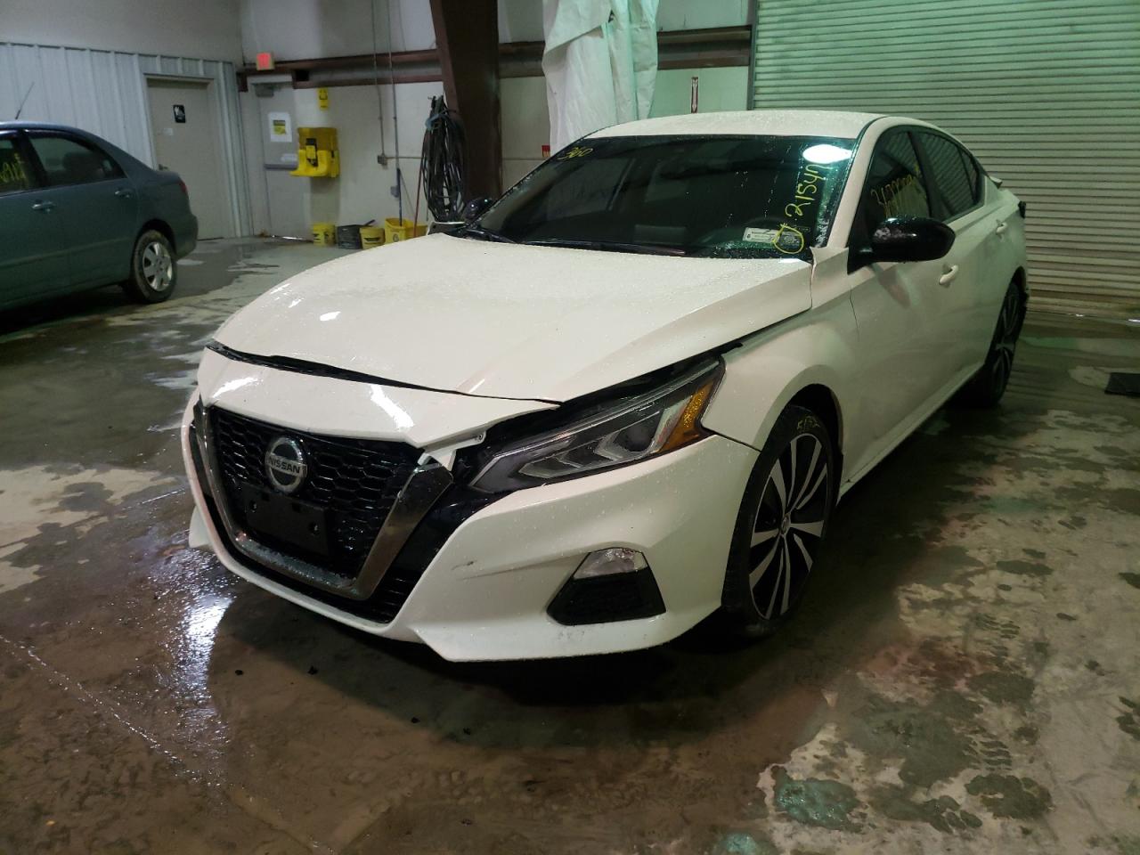 Photo 2 from auction – 2020 NISSAN ALTIMA SR with VIN 1N4BL4CW8LN323622