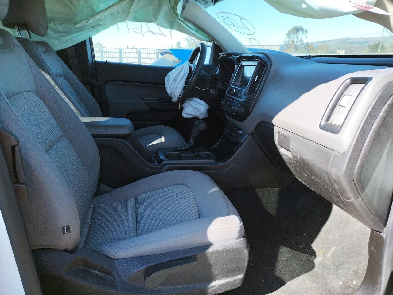 Photo 5 from auction – 2018 CHEVROLET COLORADO with VIN 1GCHSBEA1J1196648