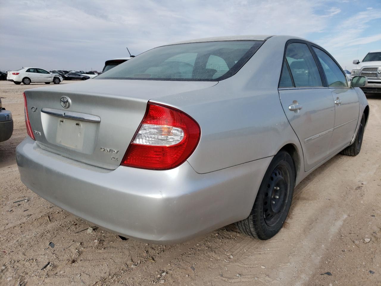 Photo 4 from auction – 2004 TOYOTA CAMRY LE with VIN 4T1BE32K74U930689