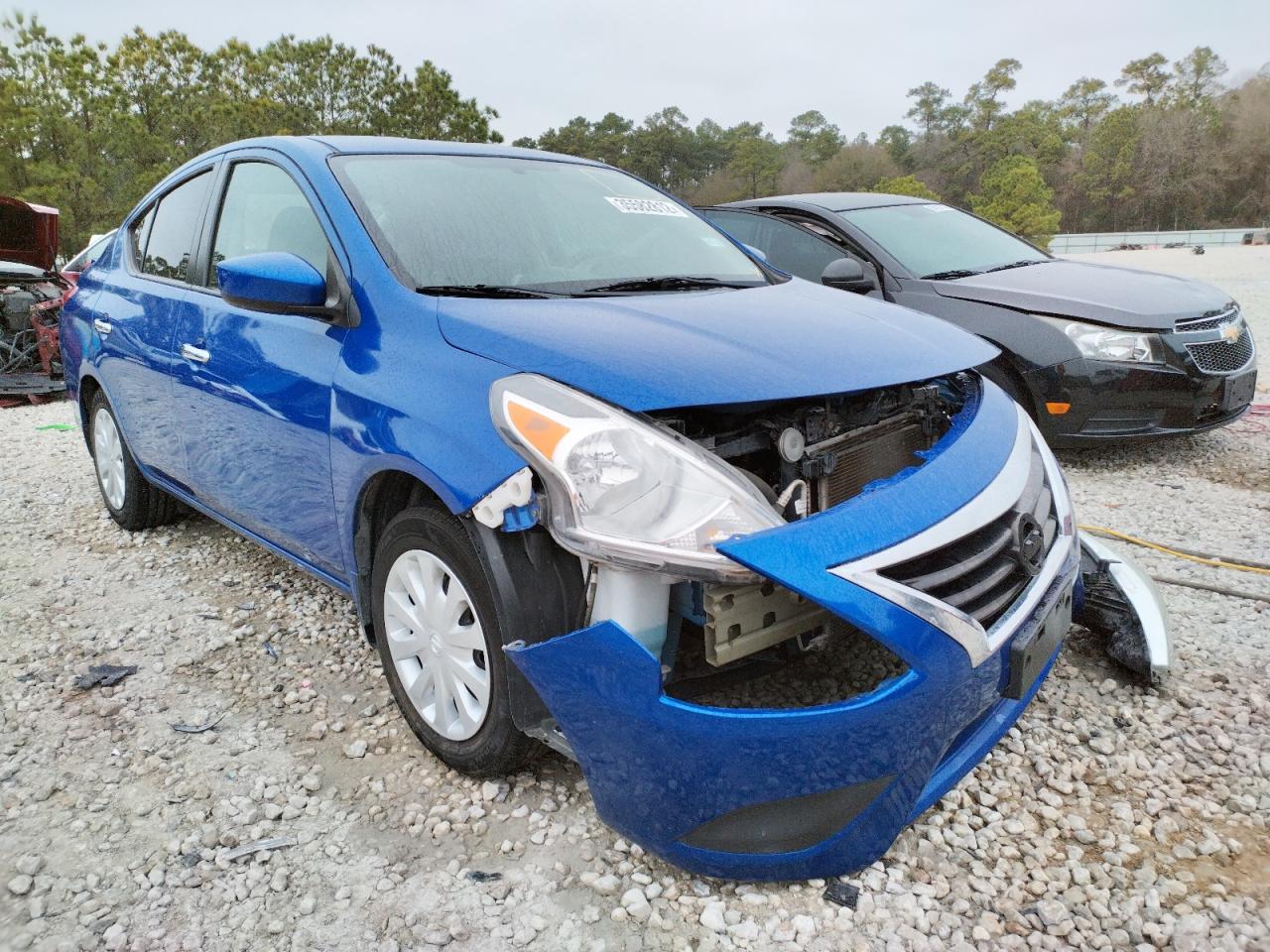 NISSAN VERSA S 2017 with VIN 3N1CN7AP5HL863963 - Photo from auction