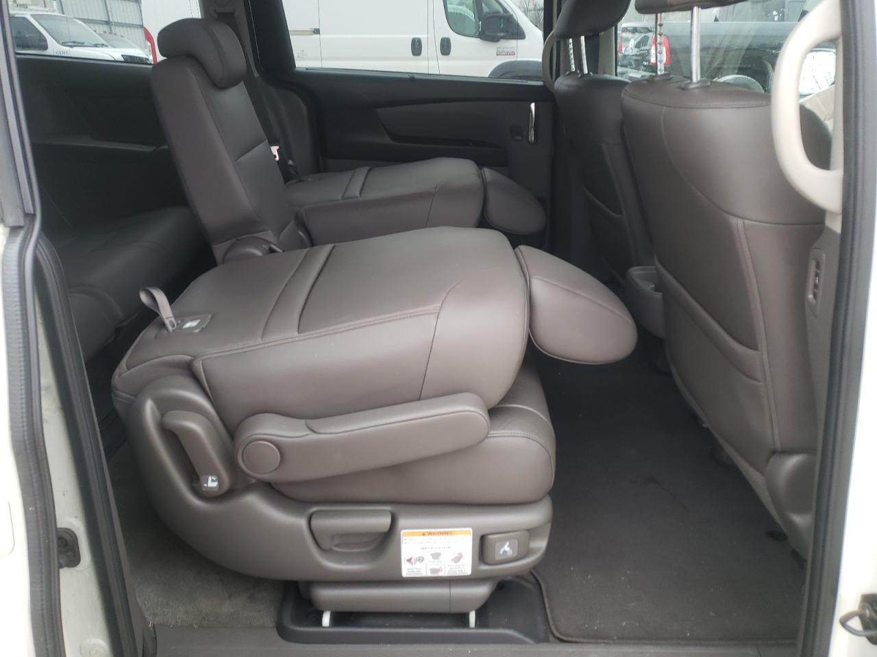 Photo 6 from auction – 2015 HONDA ODYSSEY EX with VIN 5FNRL5H69FB130759