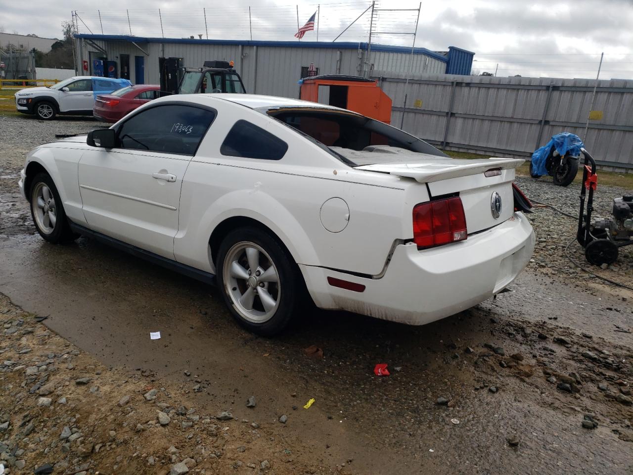 Photo 3 from auction – 2008 FORD MUSTANG with VIN 1ZVHT80N985204375