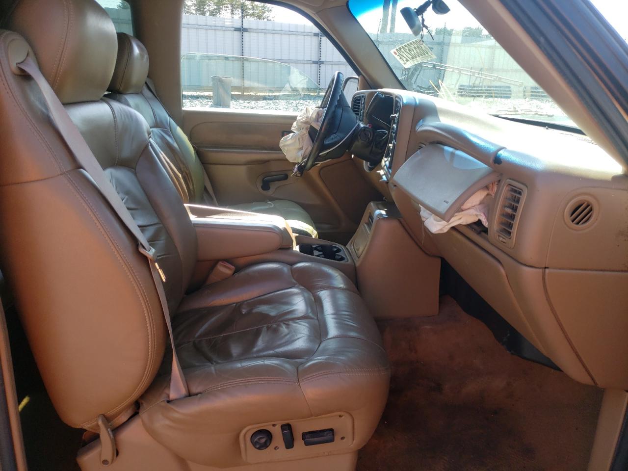 Photo 5 from auction – 1999 CHEVROLET SILVERADO with VIN 1GCEK19T5XE233758