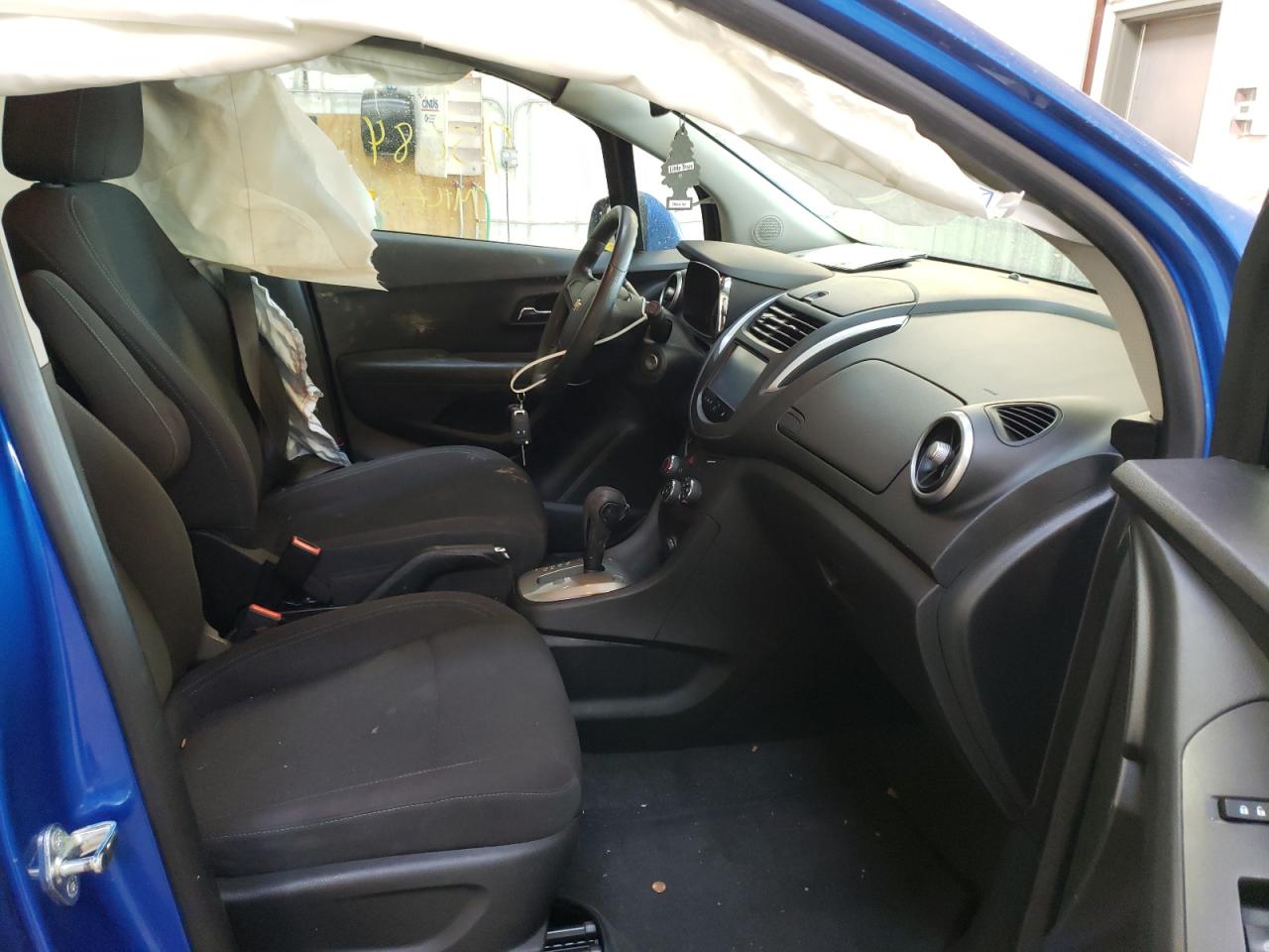Photo 5 from auction – 2016 CHEVROLET TRAX LS with VIN KL7CJKSB5GB531680