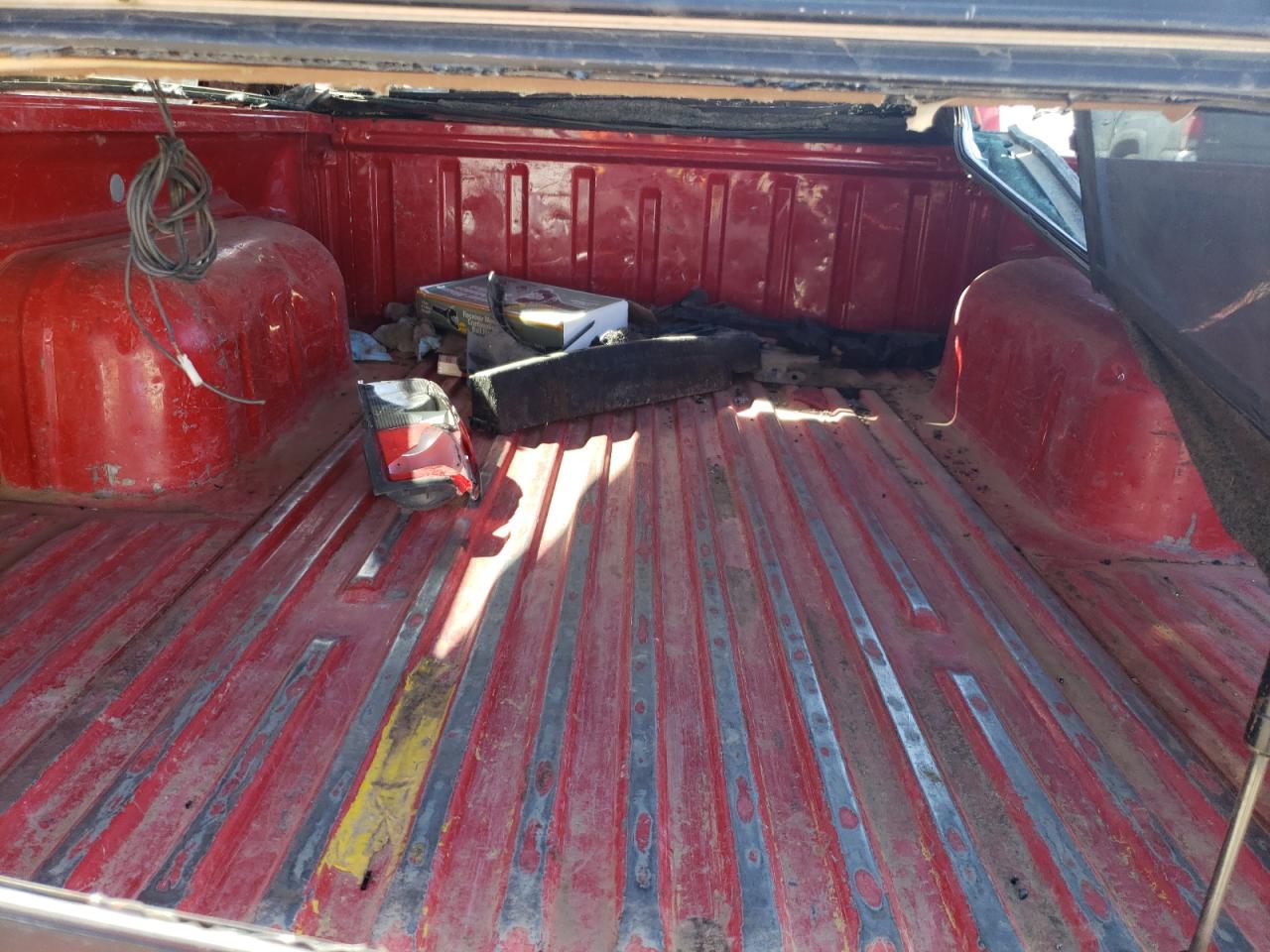 Photo 6 from auction – 2001 NISSAN FRONTIER with VIN 1N6DD21S51C304049