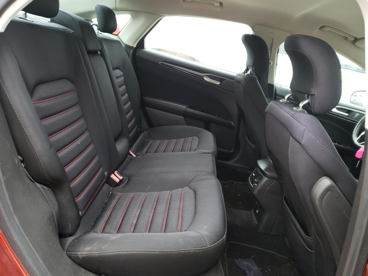 Photo 6 from auction – 2014 FORD FUSION SE with VIN 3FA6P0HD8ER297948