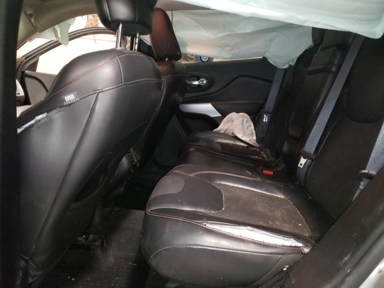 Photo 6 from auction – 2018 JEEP CHEROKEE T with VIN 1C4PJMBB0JD564629