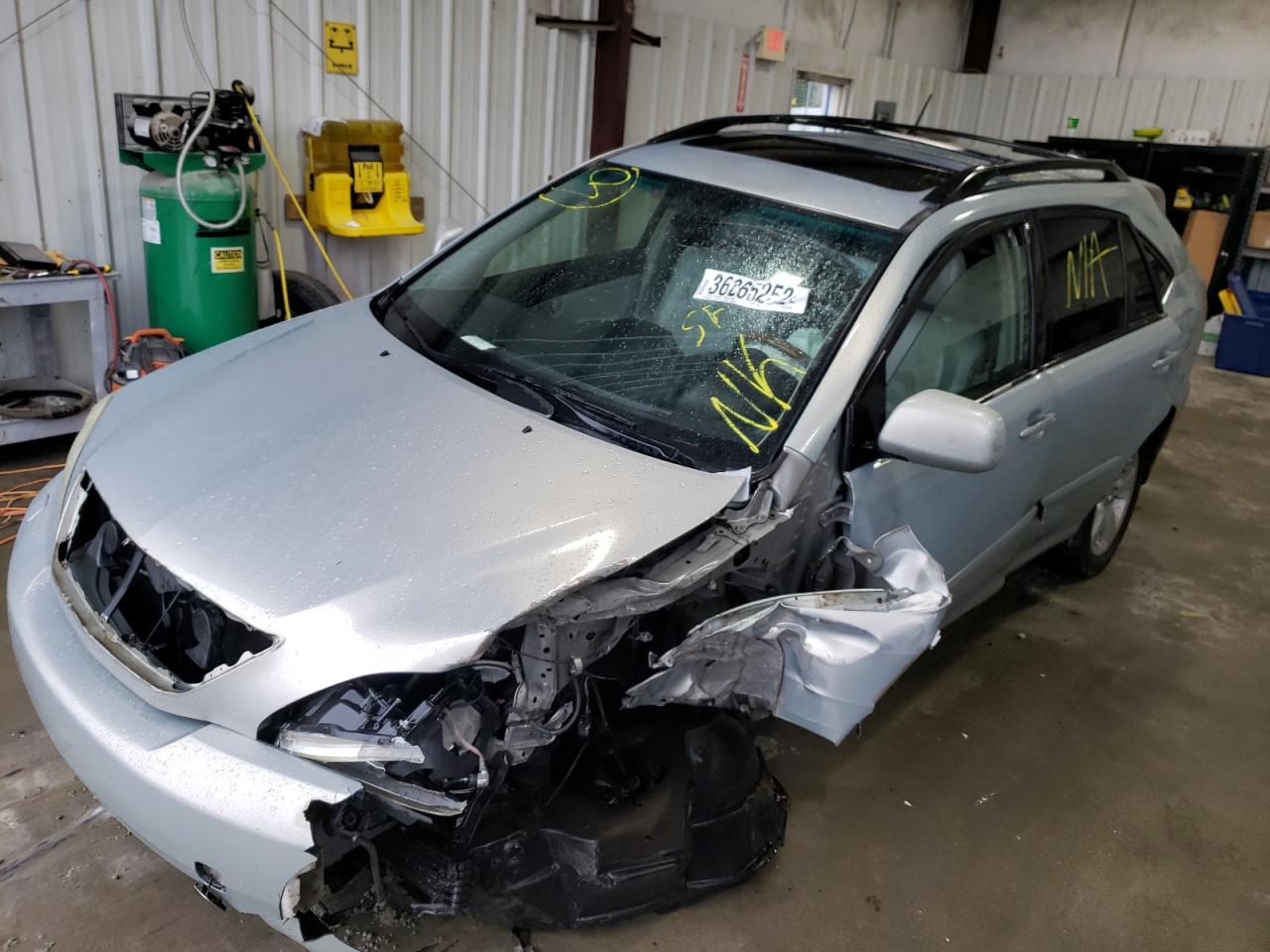 Photo 2 from auction – 2004 LEXUS RX 330 with VIN JTJHA31U840072750