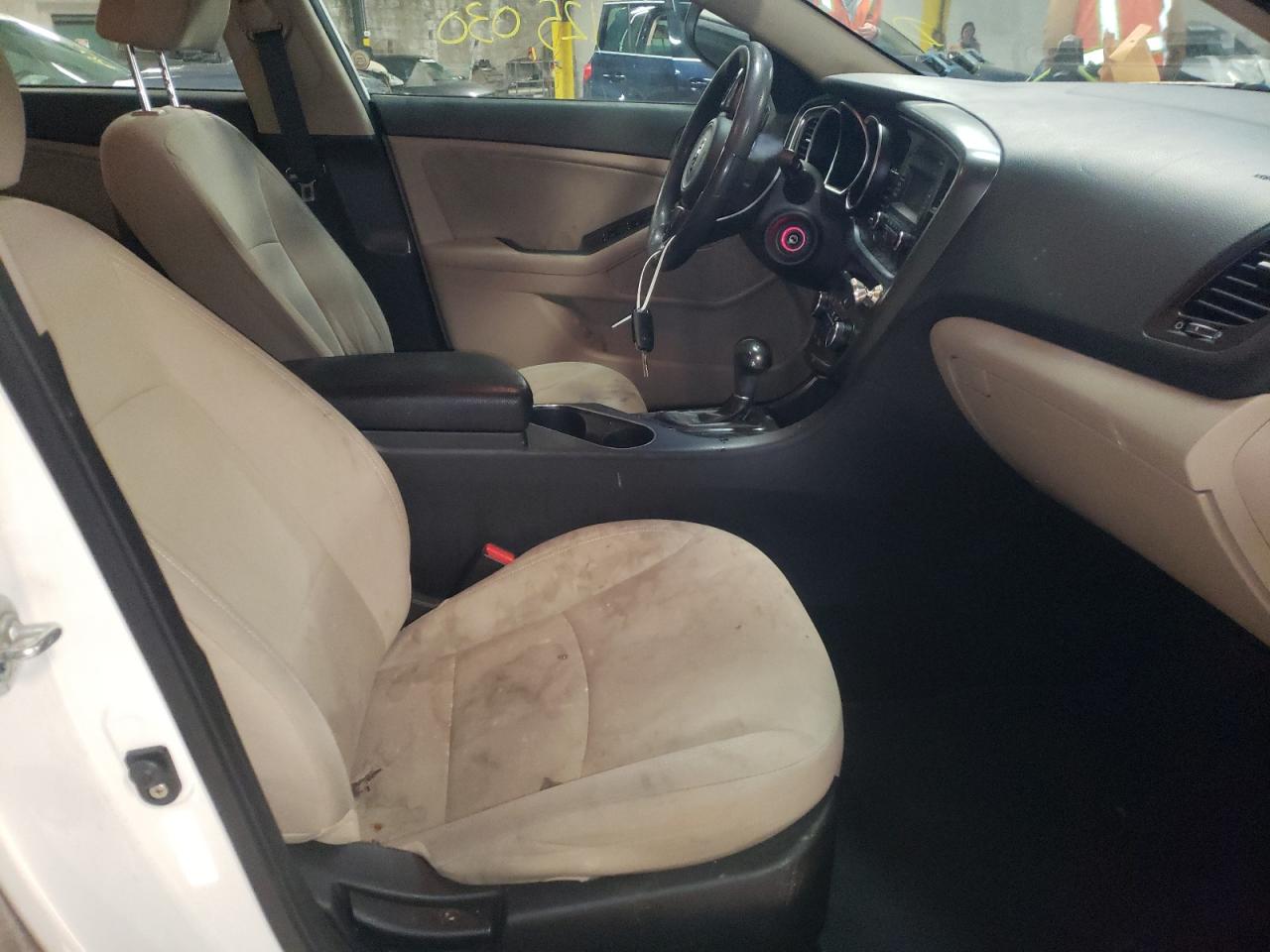 Photo 5 from auction – 2015 KIA OPTIMA LX with VIN KNAGM4A79F5582131