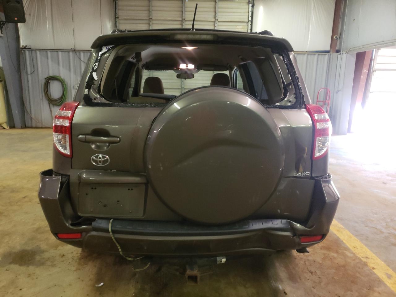 Photo 9 from auction – 2011 TOYOTA RAV4 with VIN JTMBF4DV3B5039496