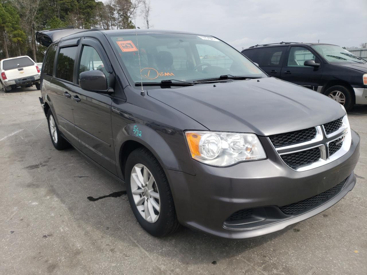 DODGE GRAND CARA 2016 with VIN 2C4RDGCG7GR363442 - Photo from auction