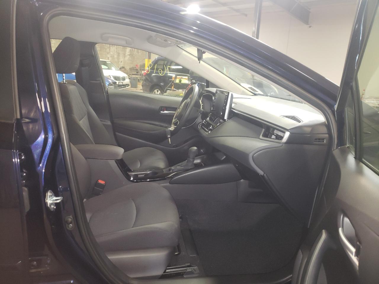 Photo 5 from auction – 2021 TOYOTA COROLLA LE with VIN JTDEPMAE9MJ178685