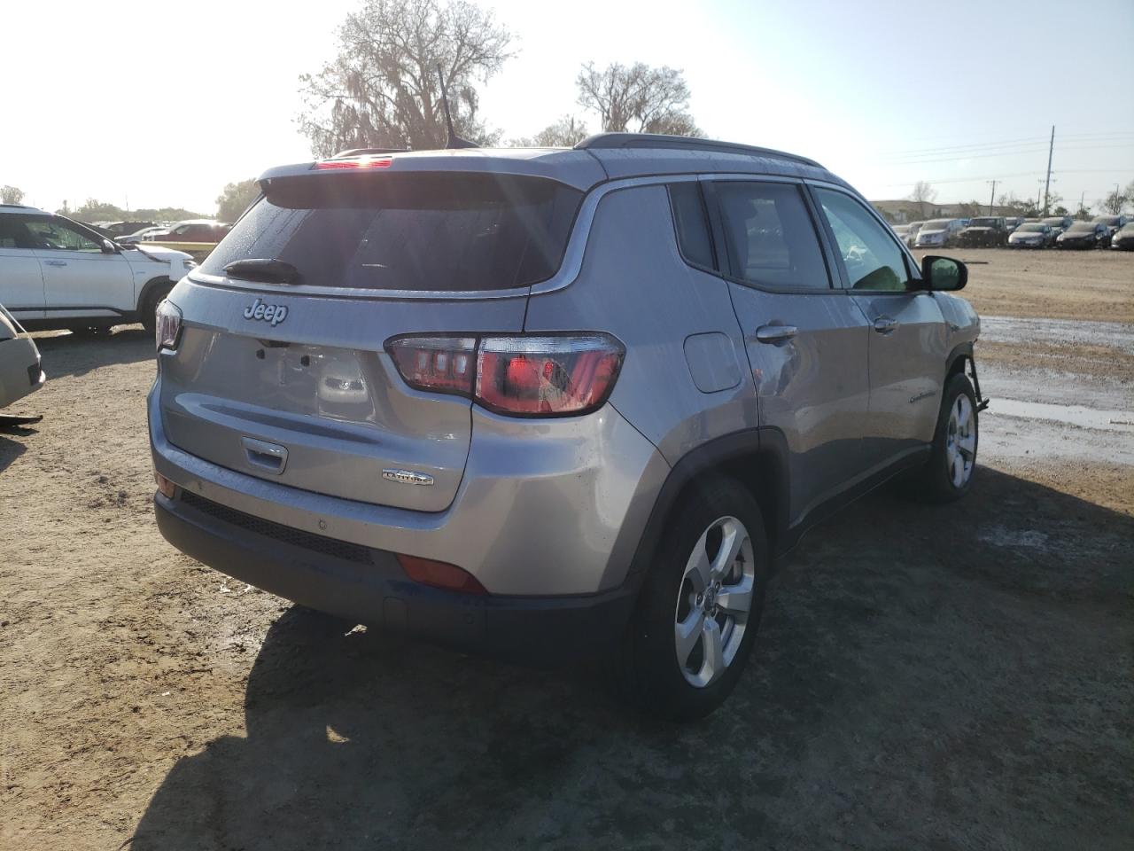 Photo 4 from auction – 2017 JEEP COMPASS LA with VIN 3C4NJCBB6HT647794