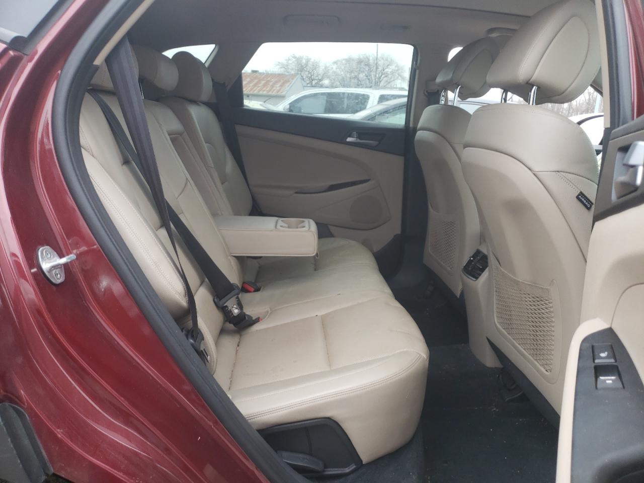 Photo 6 from auction – 2016 HYUNDAI TUCSON LIM with VIN KM8J33A27GU049711