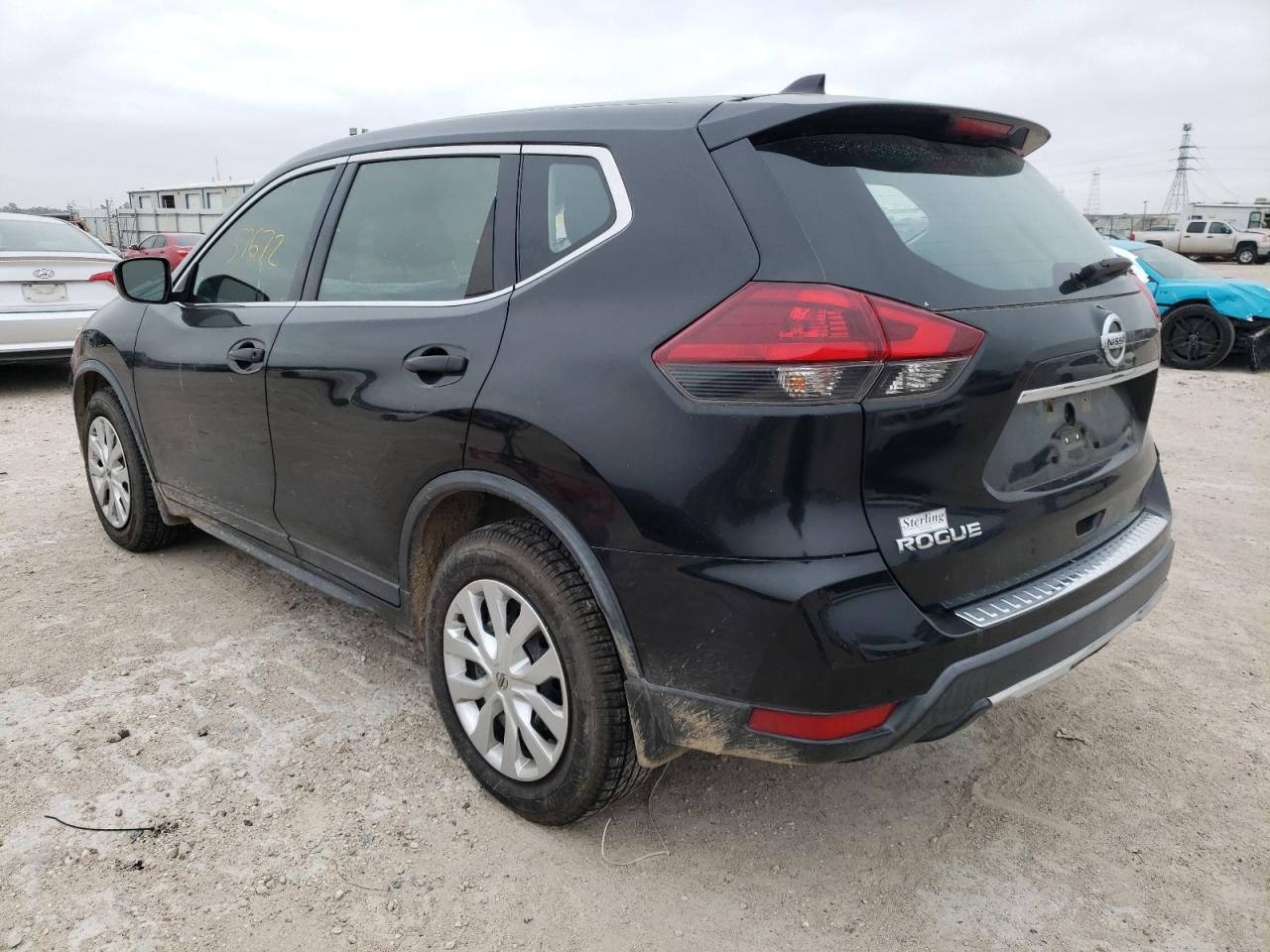 Photo 3 from auction – 2018 NISSAN ROGUE S with VIN KNMAT2MT9JP504163