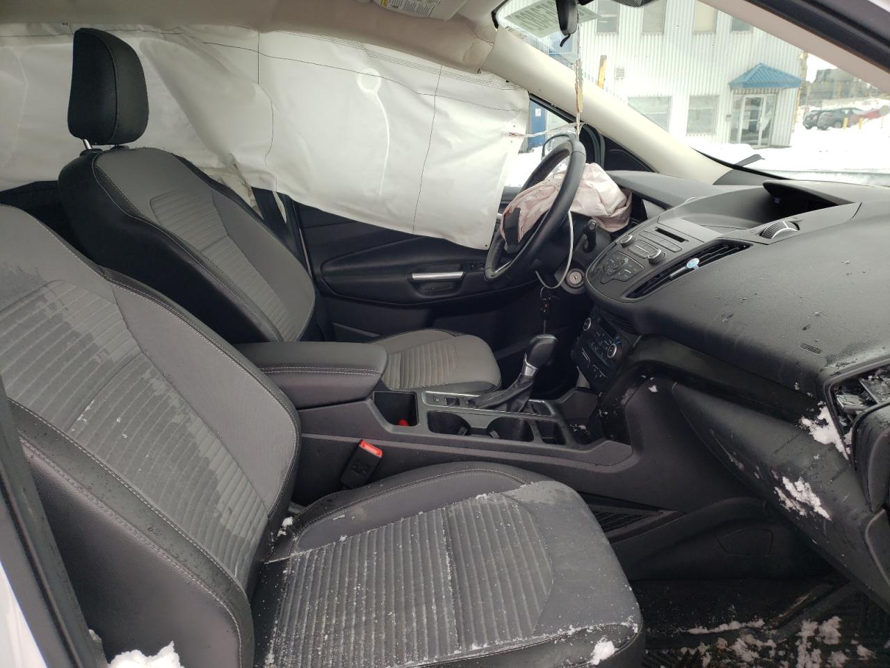 Photo 18 from auction – 2018 FORD ESCAPE SE with VIN 1FMCU0GD6JUD32315