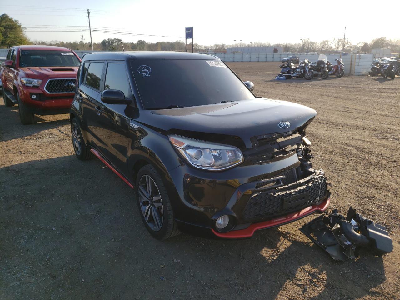 KIA SOUL + 2015 with VIN KNDJP3A59F7773917 - Photo from auction