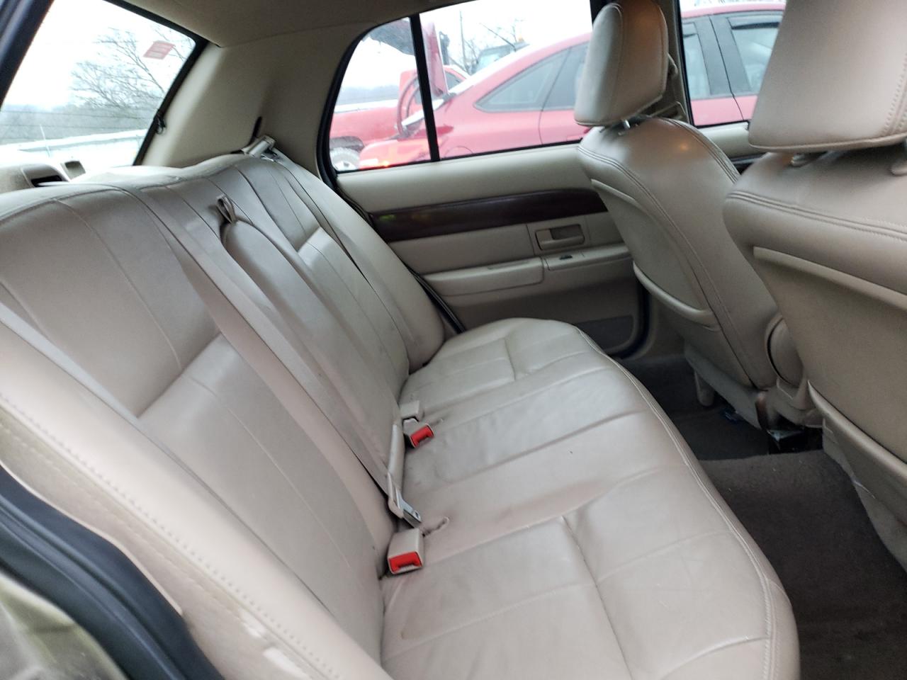 Photo 6 from auction – 2004 MERCURY GRAND MARQ with VIN 2MEFM74W74X626902