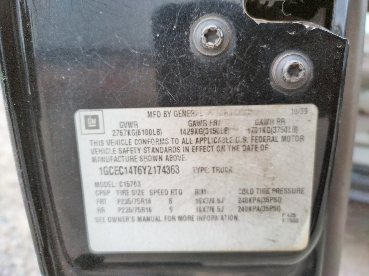 Photo 10 from auction – 2000 CHEVROLET SILVERADO with VIN 1GCEC14T6YZ174363