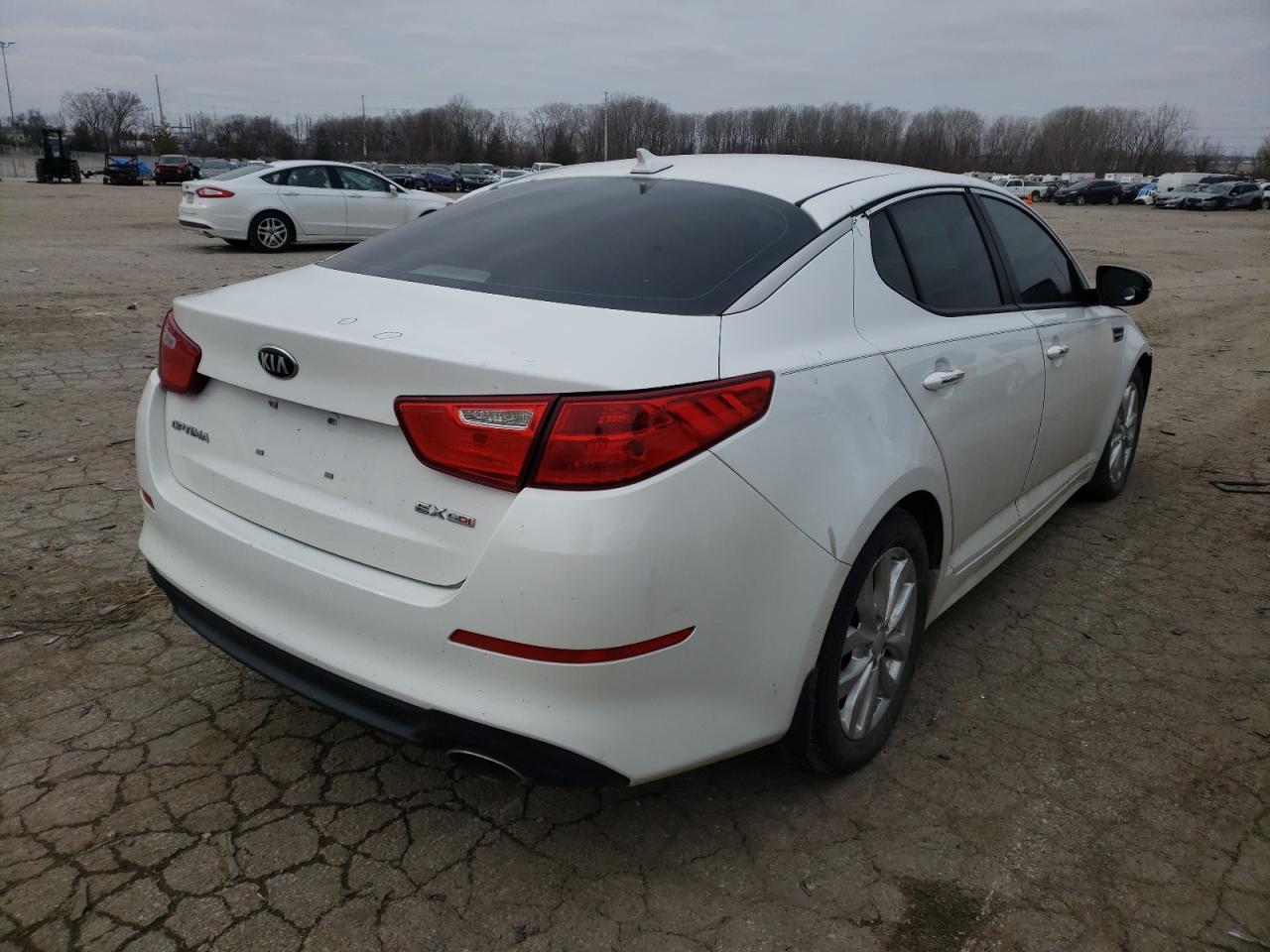 Photo 4 from auction – 2015 KIA OPTIMA EX with VIN 5XXGN4A75FG353716