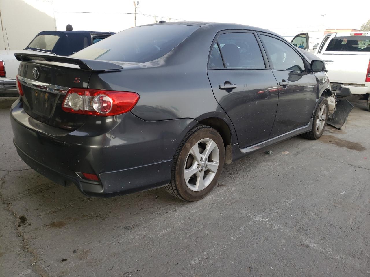 Photo 4 from auction – 2011 TOYOTA COROLLA with VIN 2T1BU4EE9BC739899