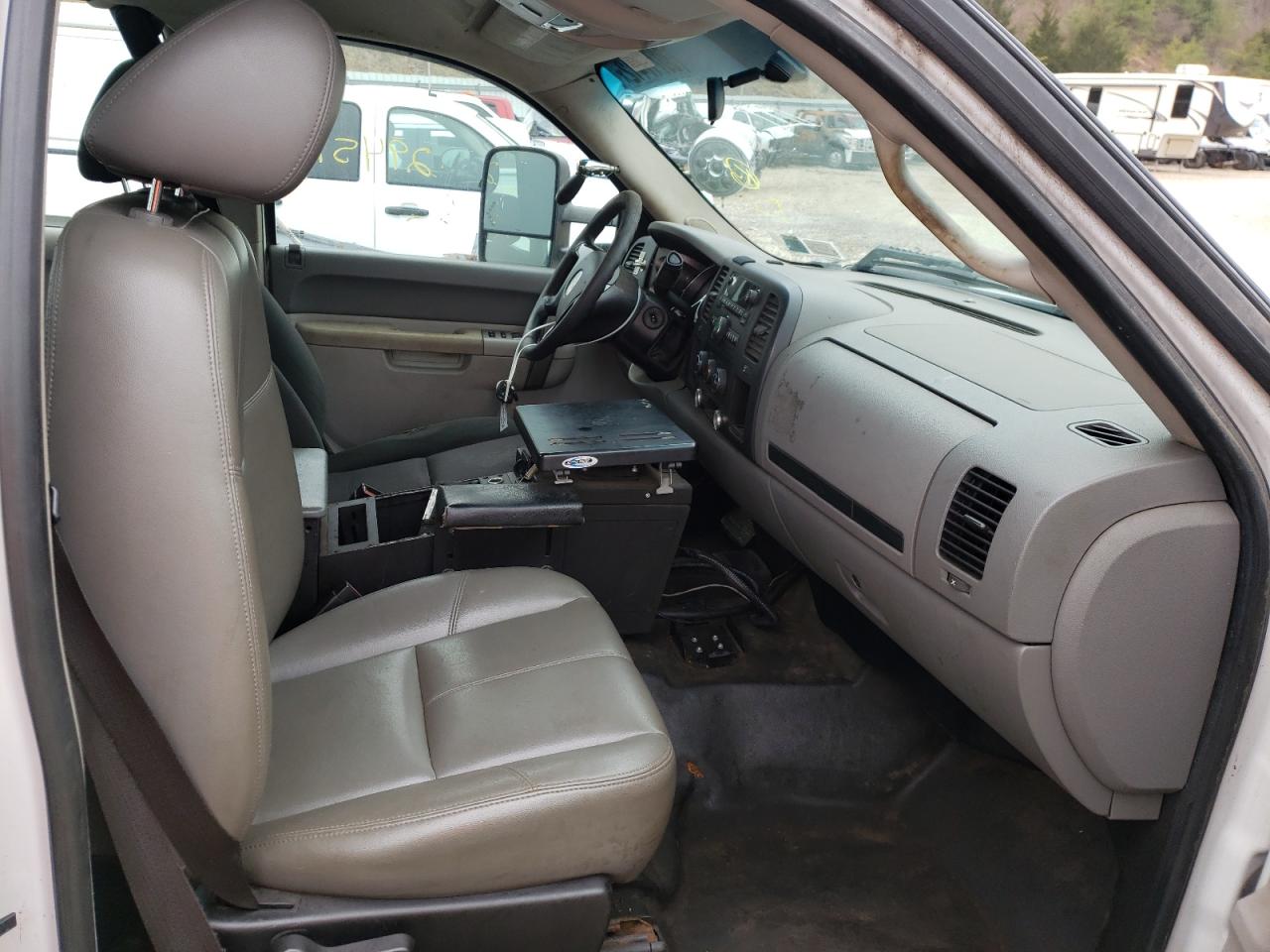 Photo 5 from auction – 2010 CHEVROLET SILVERADO with VIN 1GC5KZBG6AZ223591