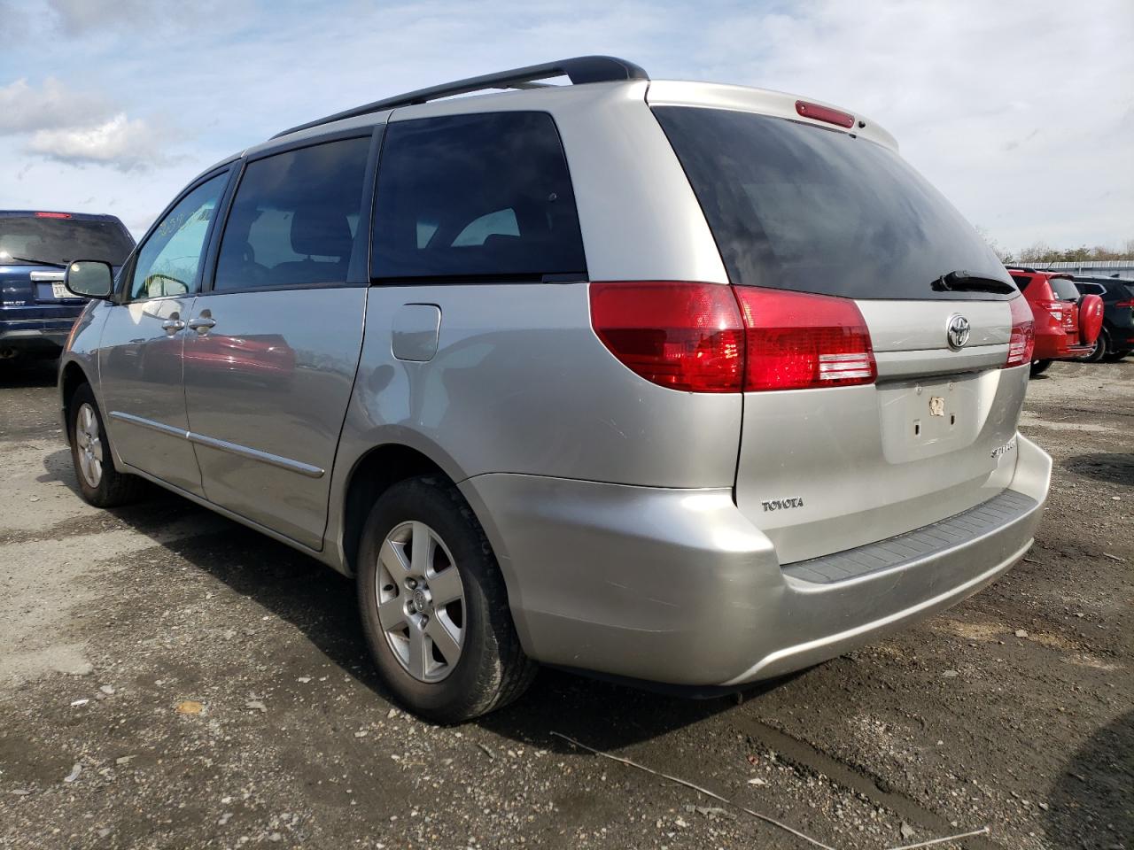Photo 3 from auction – 2004 TOYOTA SIENNA with VIN 5TDZA23C84S172981