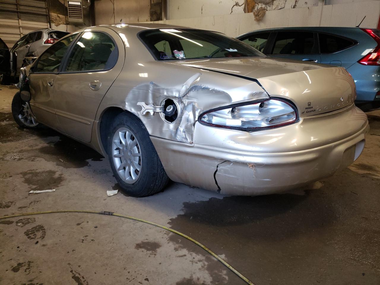 Photo 3 from auction – 2000 CHRYSLER CONCORDE L with VIN 2C3HD46R5YH327719