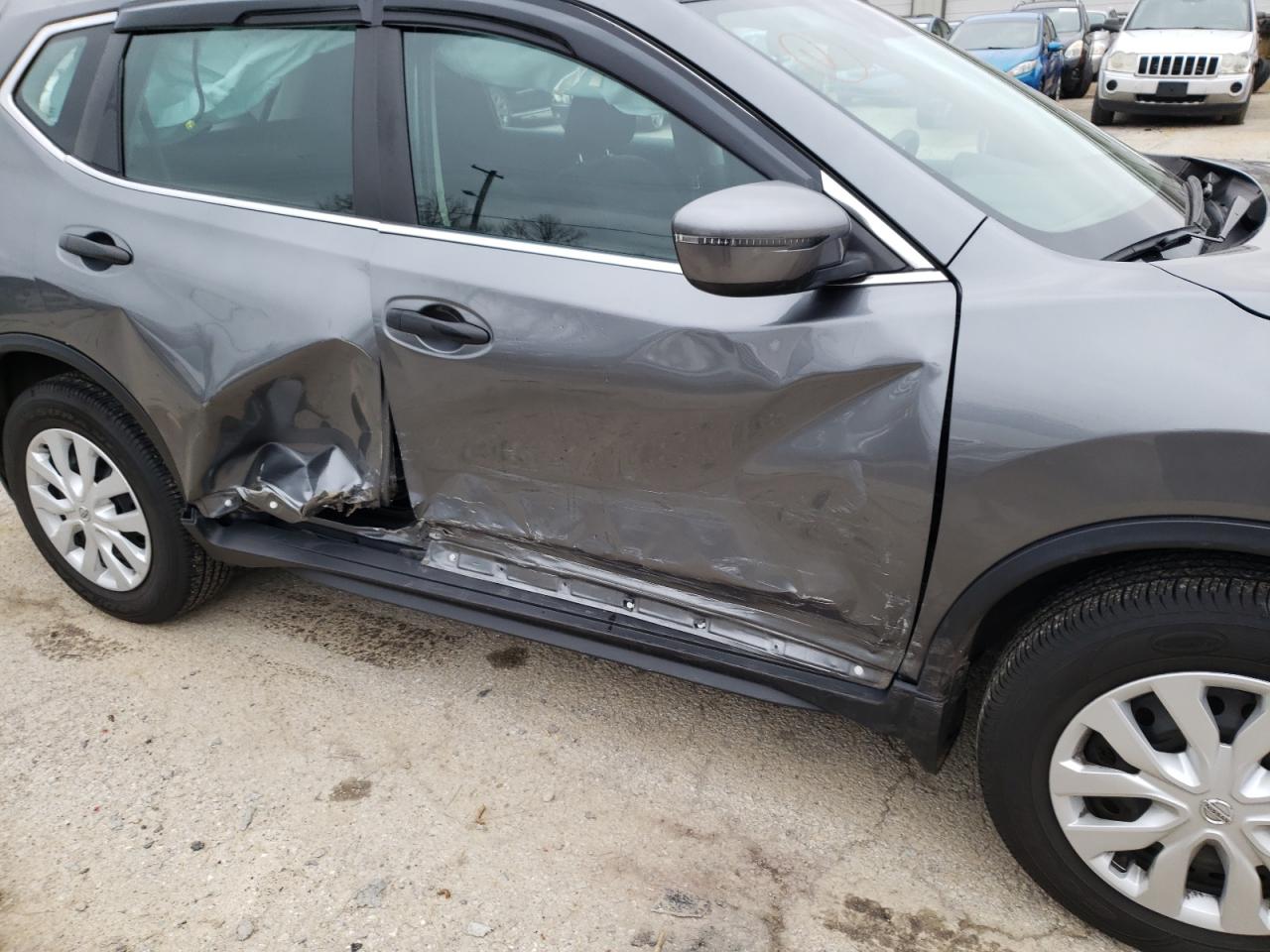 Photo 9 from auction – 2018 NISSAN ROGUE S with VIN 5N1AT2MT1JC767413