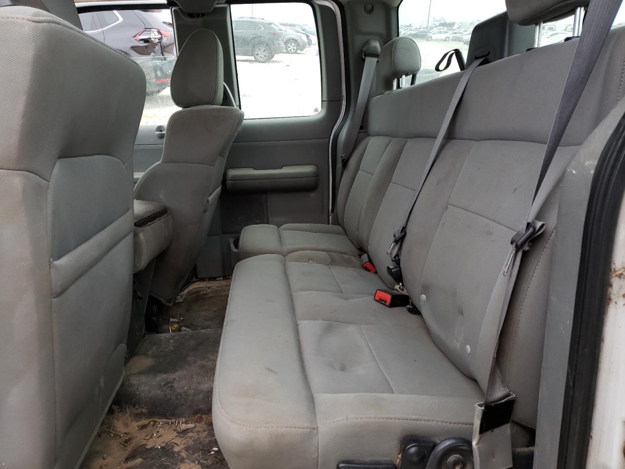 Photo 6 from auction – 2004 FORD F150 with VIN 1FTRX12W84NA61664
