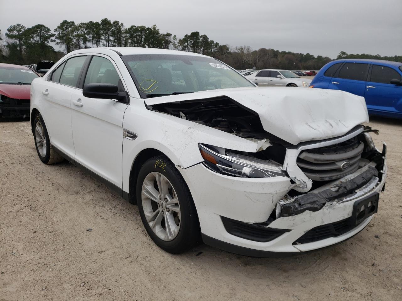 FORD TAURUS SE 2016 with VIN 1FAHP2D88GG106861 - Photo from auction