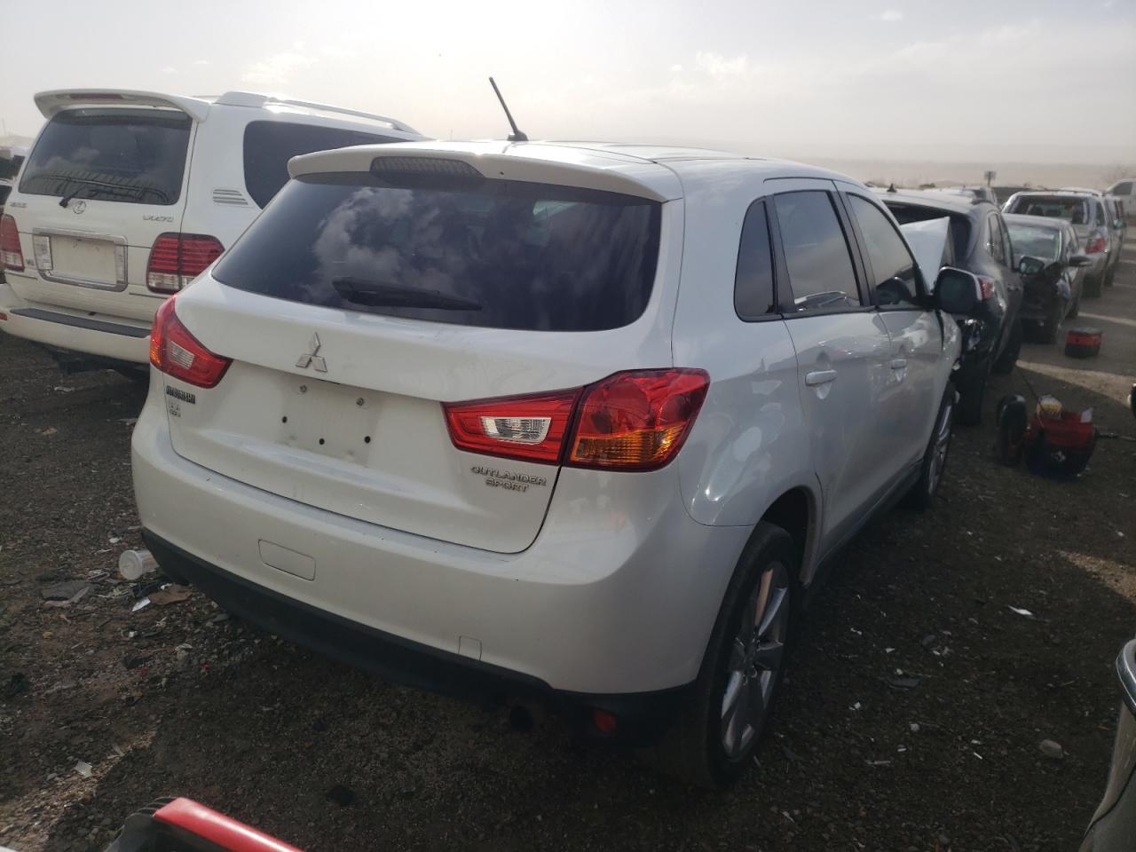 Photo 4 from auction – 2015 MITSUBISHI OUTLANDER with VIN 4A4AP3AU0FE037699