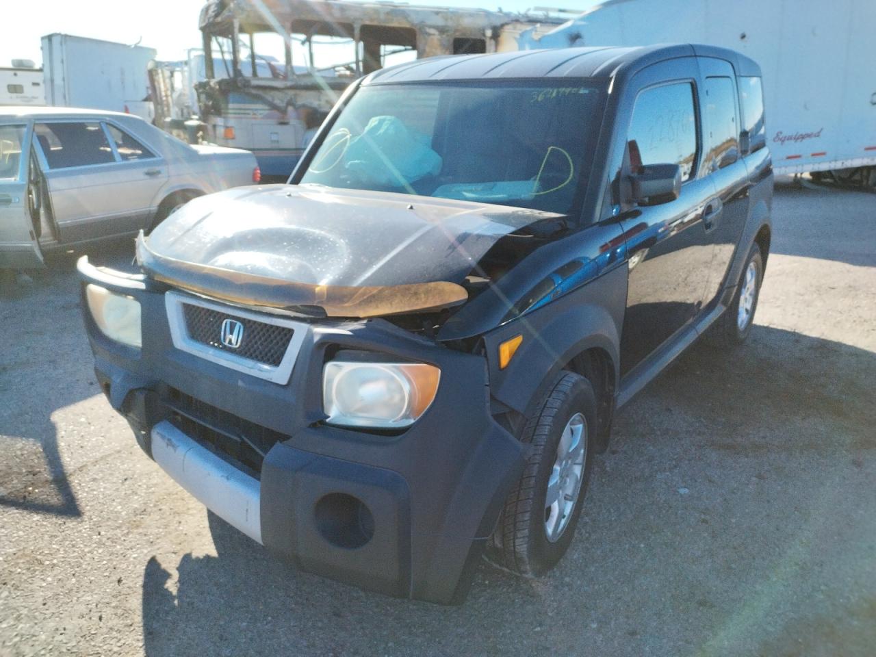 Photo 2 from auction – 2005 HONDA ELEMENT EX with VIN 5J6YH28675L015921