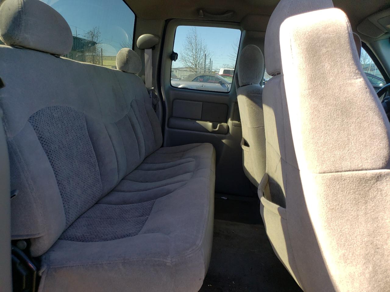 Zdjęcie 6 z aukcji – 2000 CHEVROLET SILVERADO z VIN 2GCEK19T0Y1341577