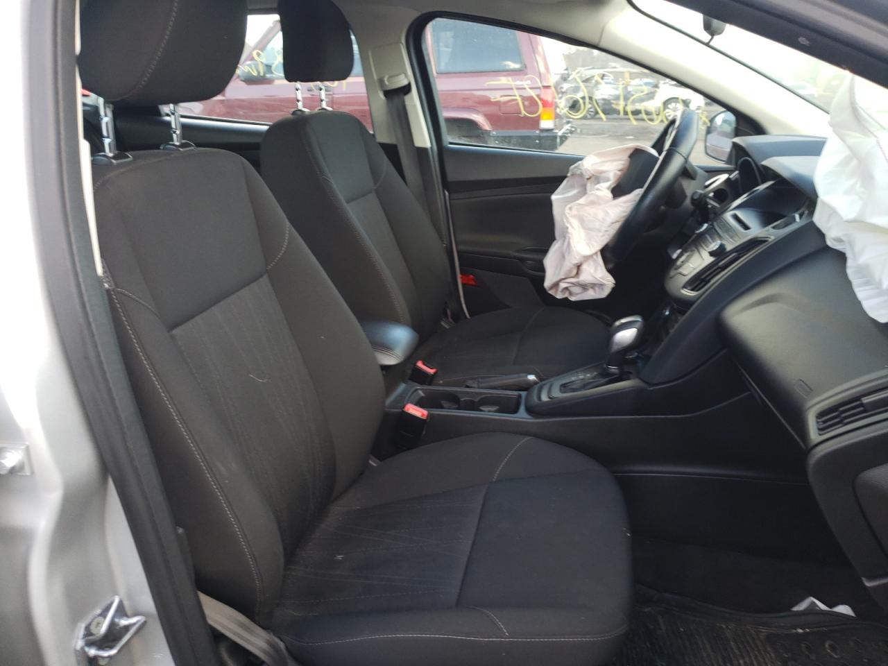 Photo 5 from auction – 2016 FORD FOCUS SE with VIN 1FADP3K22GL298336