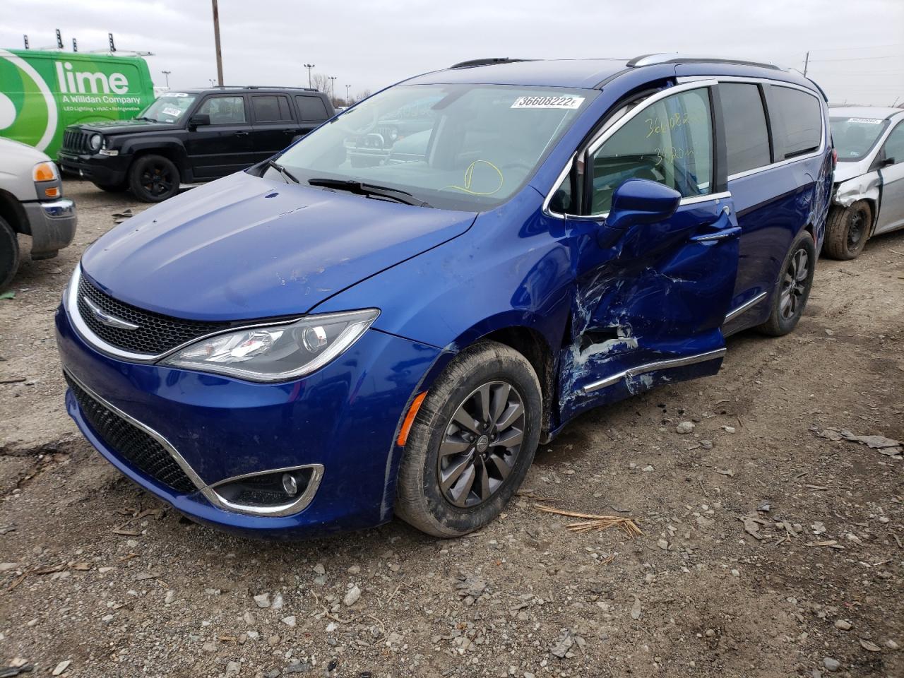 Photo 2 from auction – 2019 CHRYSLER PACIFICA T with VIN 2C4RC1EG1KR686097