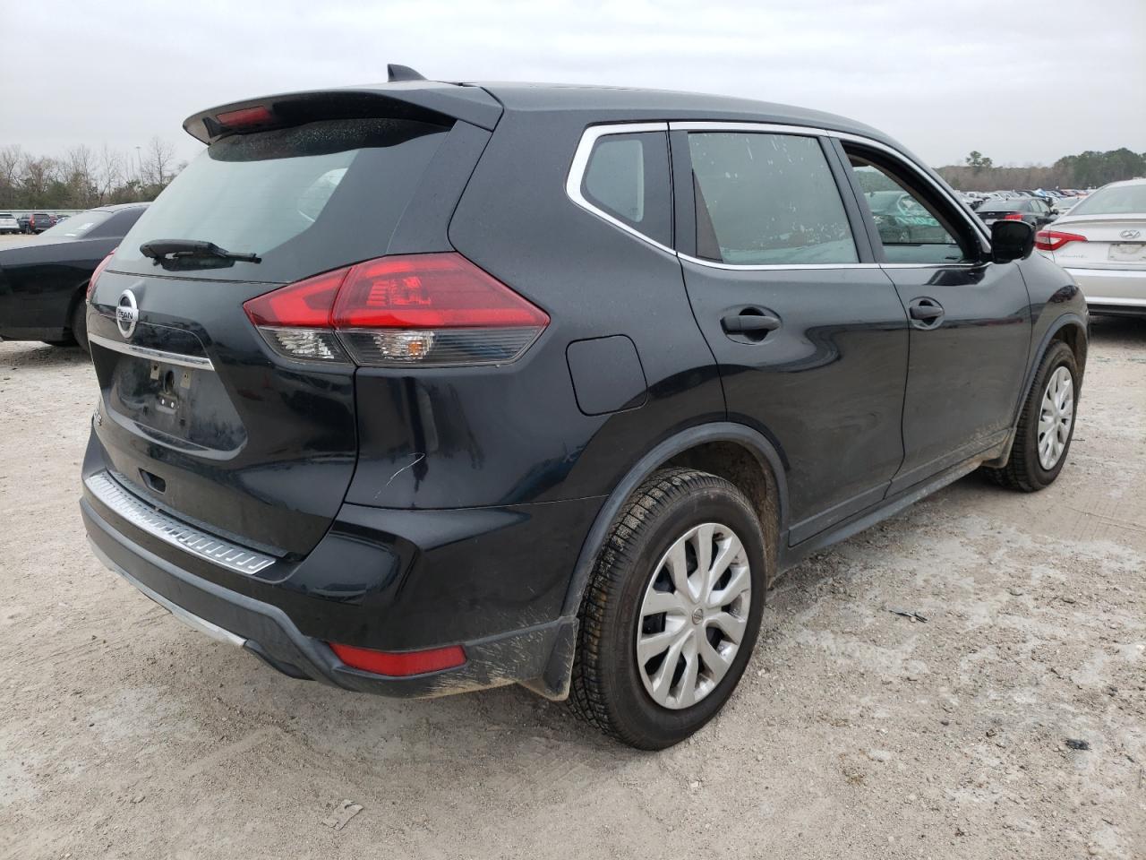Photo 4 from auction – 2018 NISSAN ROGUE S with VIN KNMAT2MT9JP504163