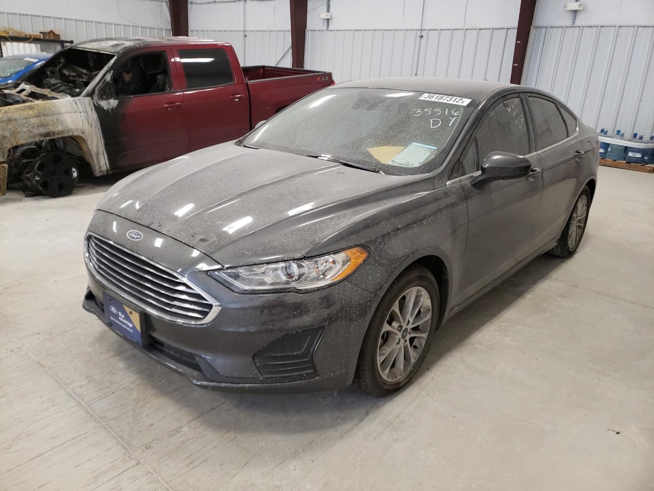 Photo 2 from auction – 2019 FORD FUSION SE with VIN 3FA6P0HD4KR132426
