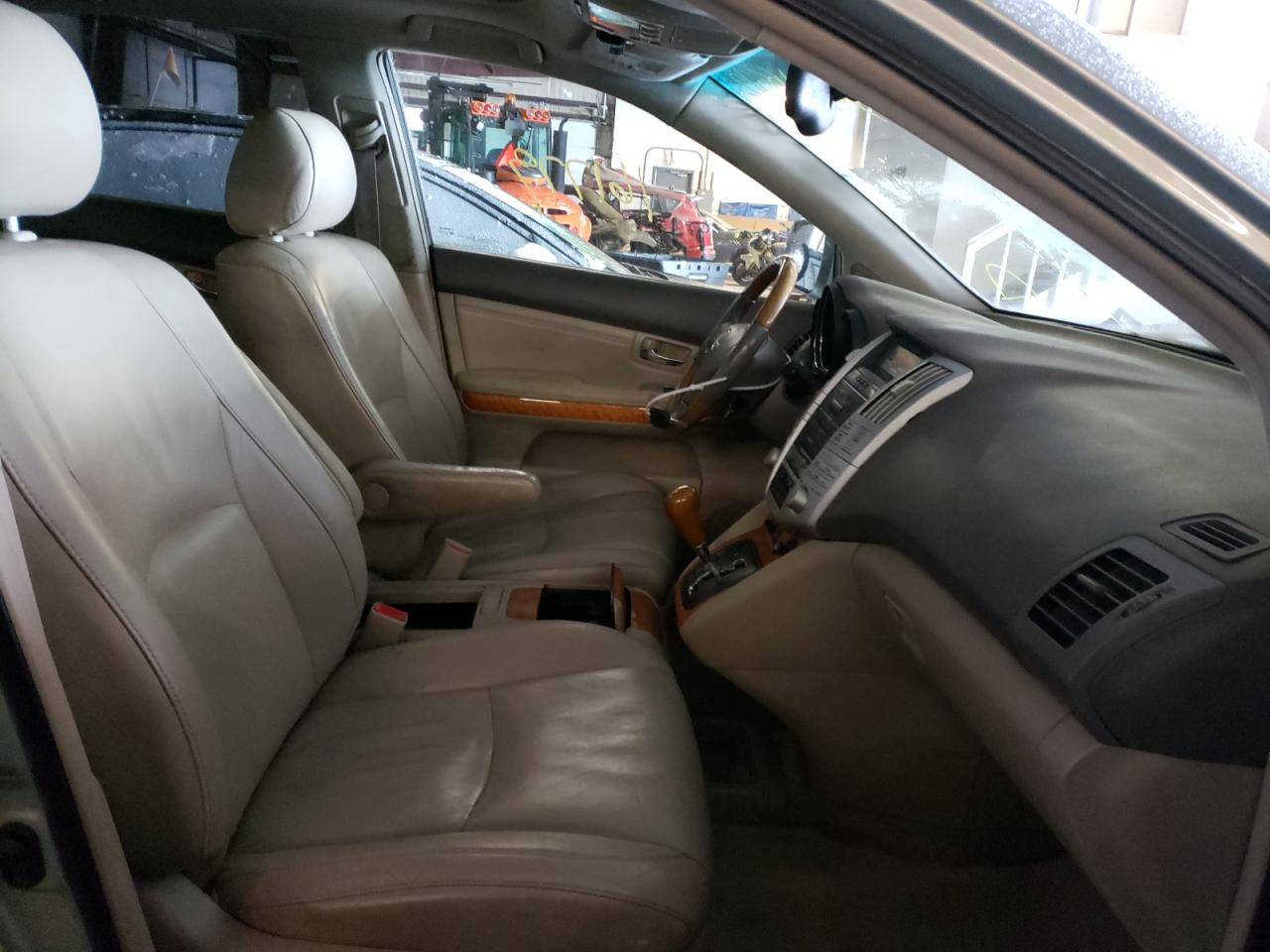Photo 5 from auction – 2005 LEXUS RX 330 with VIN 2T2HA31U45C063100