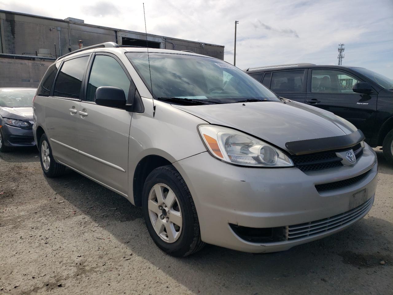 TOYOTA SIENNA 2004 with VIN 5TDZA23C84S172981 - Photo from auction