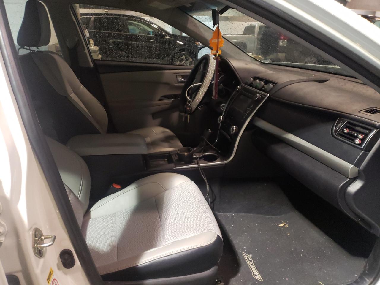 Photo 5 from auction – 2016 TOYOTA CAMRY LE with VIN 4T1BF1FK9GU221620