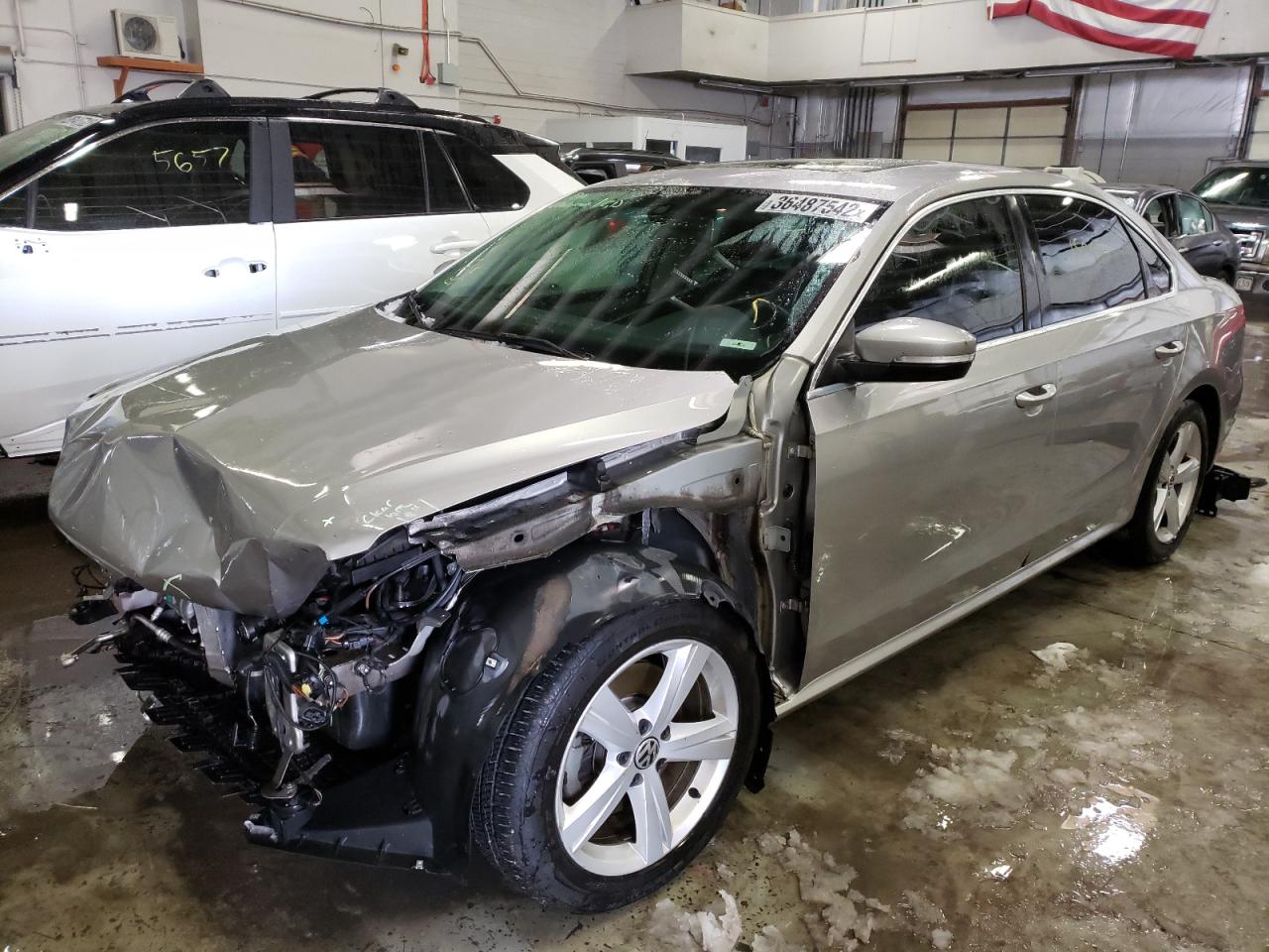 Photo 2 from auction – 2015 VOLKSWAGEN PASSAT with VIN 1VWBN7A39DC089273
