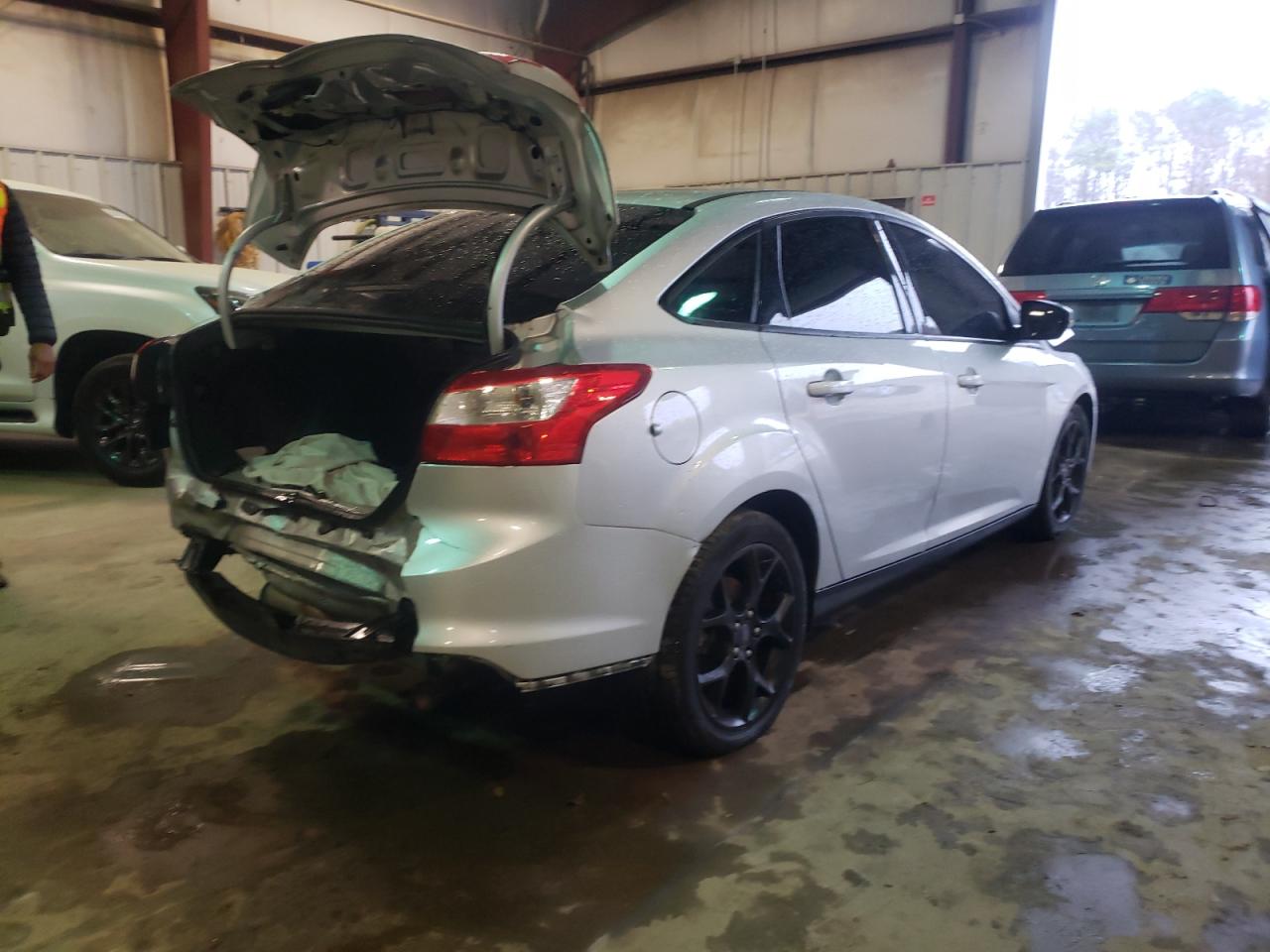 Photo 4 from auction – 2013 FORD FOCUS SE with VIN 1FADP3F2XDL285209