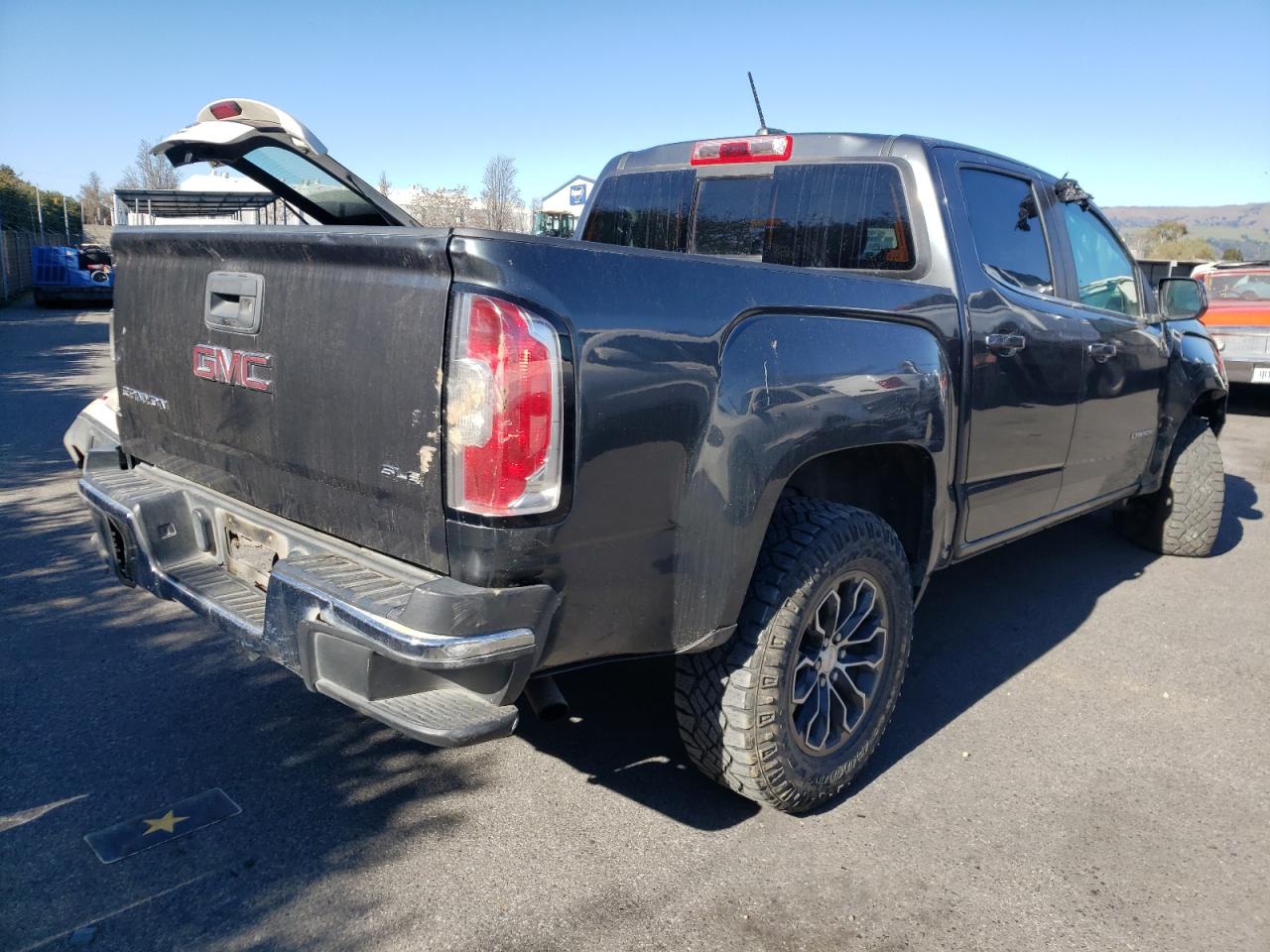 Photo 4 from auction – 2016 GMC CANYON SLE with VIN 1GTG5CEA6G1108632
