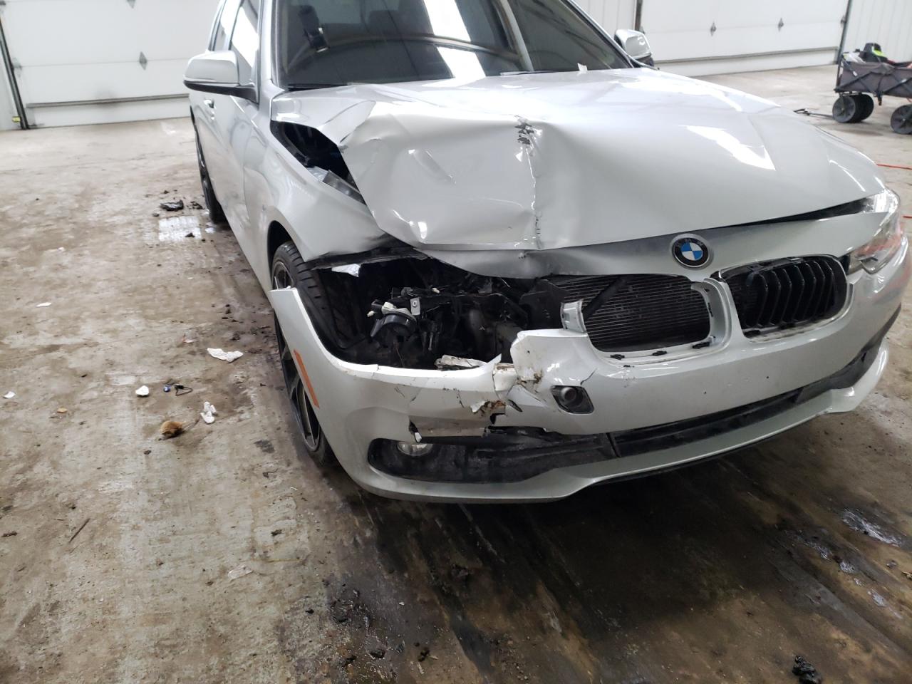 Photo 9 from auction – 2018 BMW 320 XI with VIN WBA8E5G58JNU47003