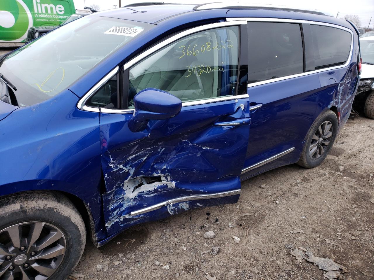 Photo 9 from auction – 2019 CHRYSLER PACIFICA T with VIN 2C4RC1EG1KR686097