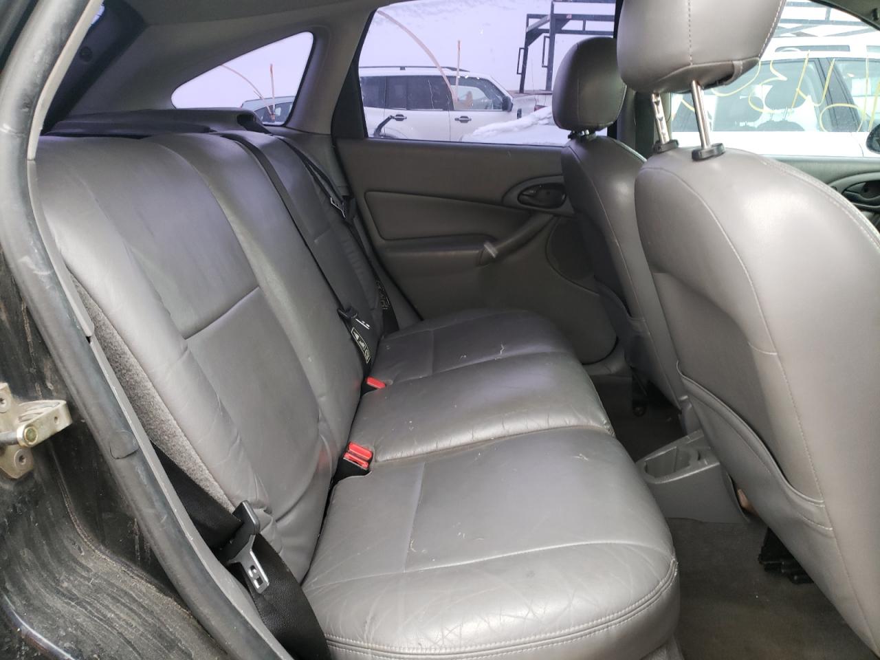 Photo 6 from auction – 2002 FORD FOCUS ZX5 with VIN 3FAFP37322R228209