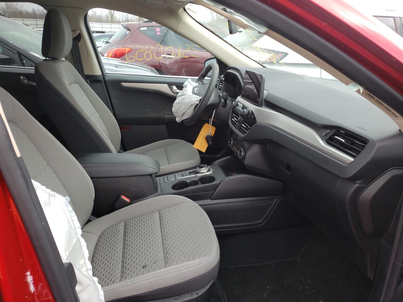 Photo 5 from auction – 2020 FORD ESCAPE SE with VIN 1FMCU9G64LUA83621
