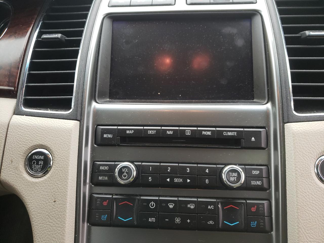 Photo 9 from auction – 2010 FORD TAURUS LIM with VIN 1FAHP2FW9AG138849
