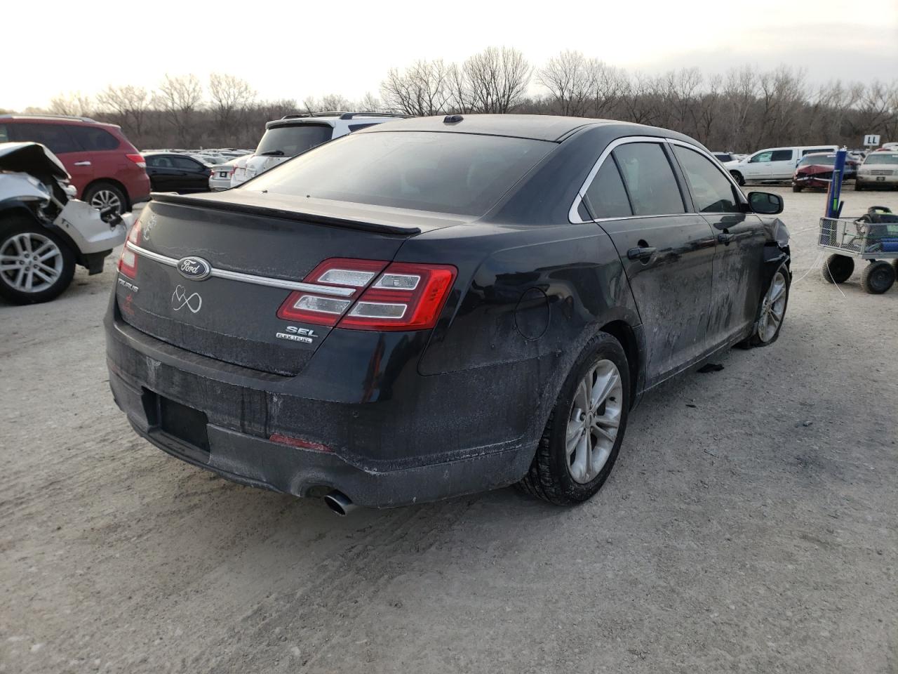 Photo 4 from auction – 2013 FORD TAURUS SEL with VIN 1FAHP2E87DG167158